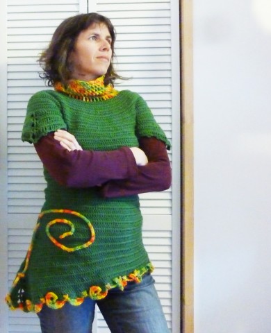 Aubepine asymetric tunic, crochet pattern by ChezPlum Sylvie Damey